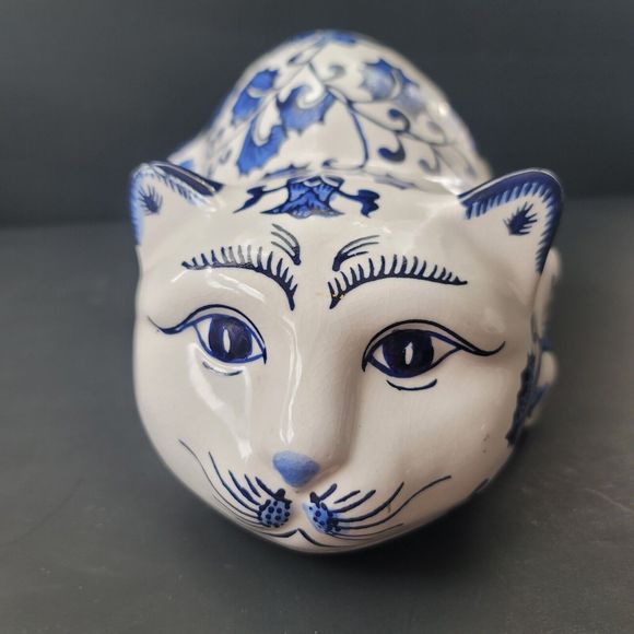 Cobalt Blue & White Chinoiserie Porcelain Cat Floral Chintz Design 10x5x5" Vtg - Picture 2 of 12